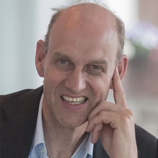 Portrait of Prof. Dr. Nick van Dam